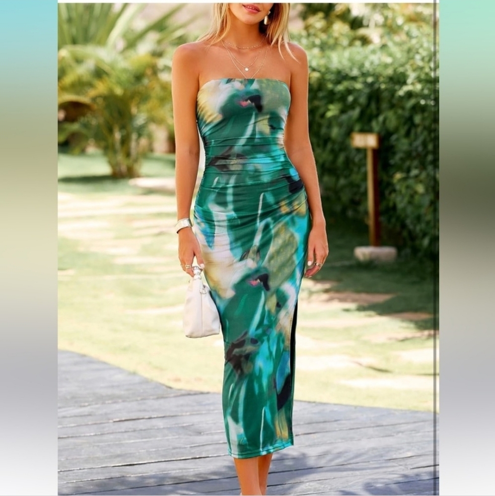 Vibrant Strapless Dress in Blue and Cream